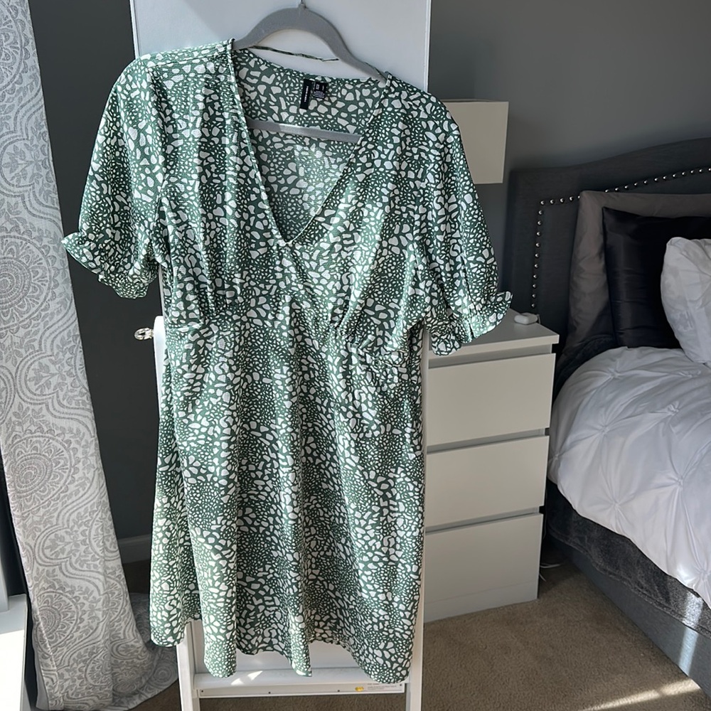 Green and white specked dress